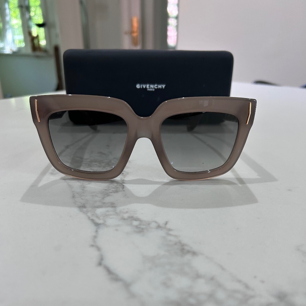 Authentic Givenchy GV Day Woman Sunglasses